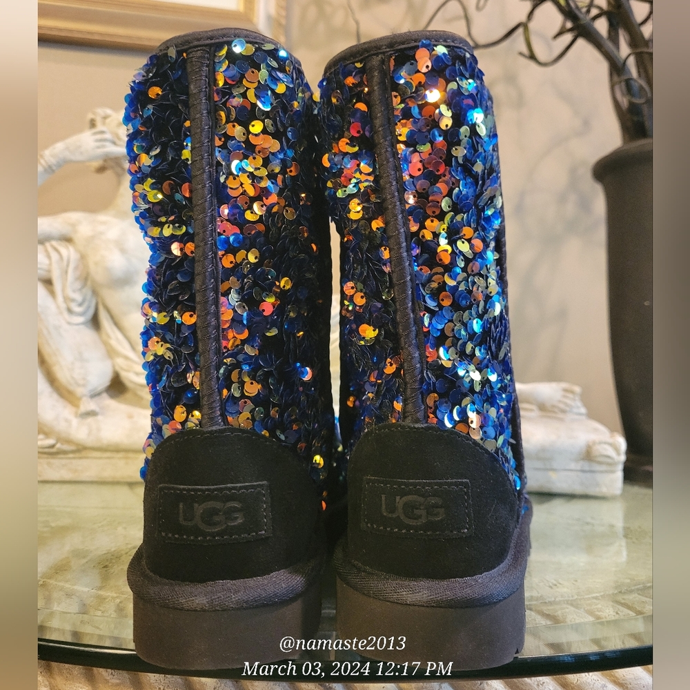 Ugg Sequin Stellar Short Boot NWOT Suede Fur logo Designer 7 Black #730 - Picture 5 of 16